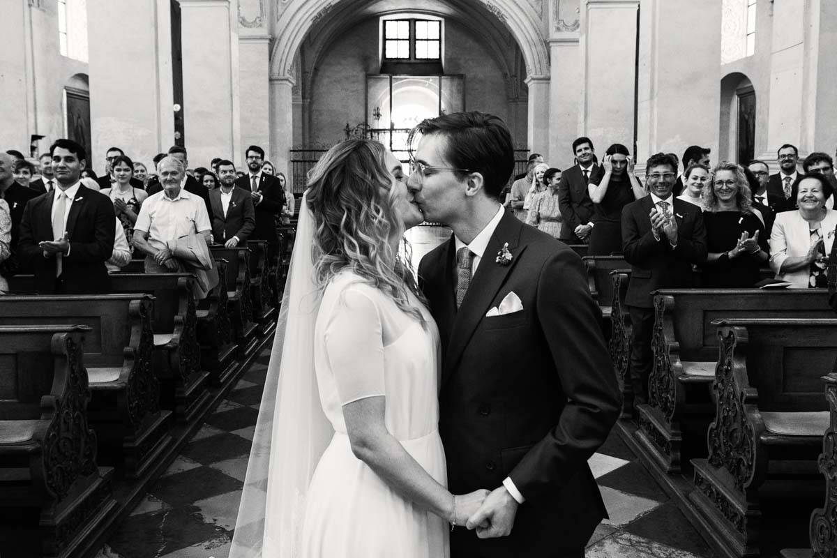 wedding_prague_historical_centre_charles_bridge_french_wedding_photographer_fotofaweddings-77 wedding_prague_historical_centre_charles_bridge_french_wedding_photographer_fotofaweddings