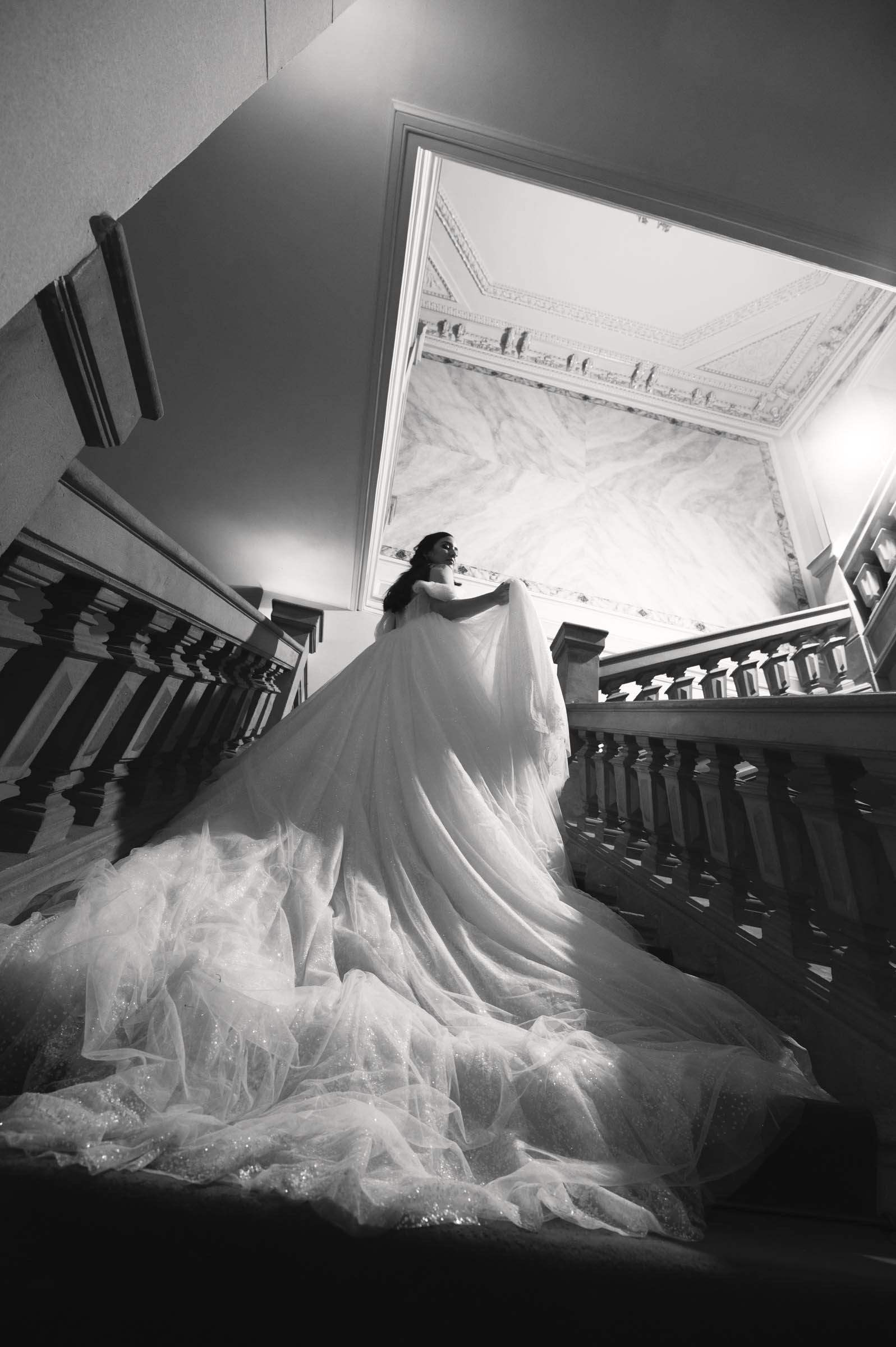 Modern luxury destination wedding photography in the Czech Republic by Zuzana Fajmon